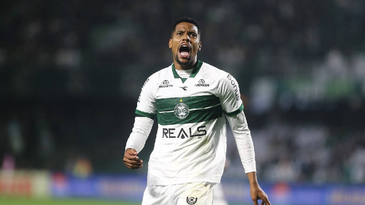 Iury Castilho em ação pelo Coritiba