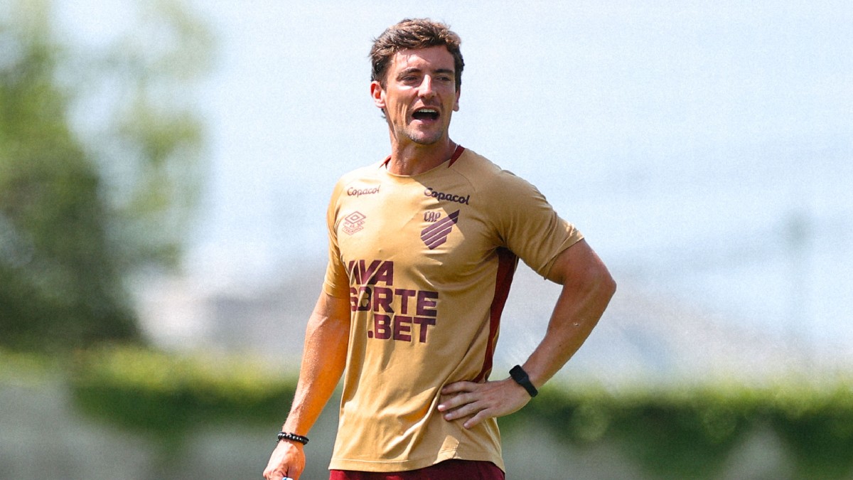 João Correia, técnico do sub-20 do Athletico