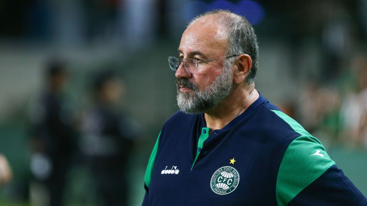 apos-derrota-treinador-do-coritiba-cobra-aprendizado-dos-jovens