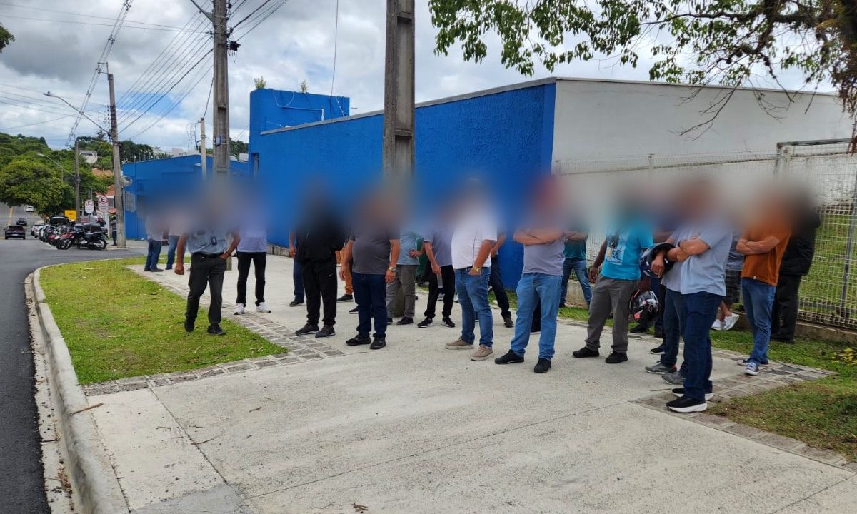 funcionarios-empresa-transporte-viacao-merces-curitiba