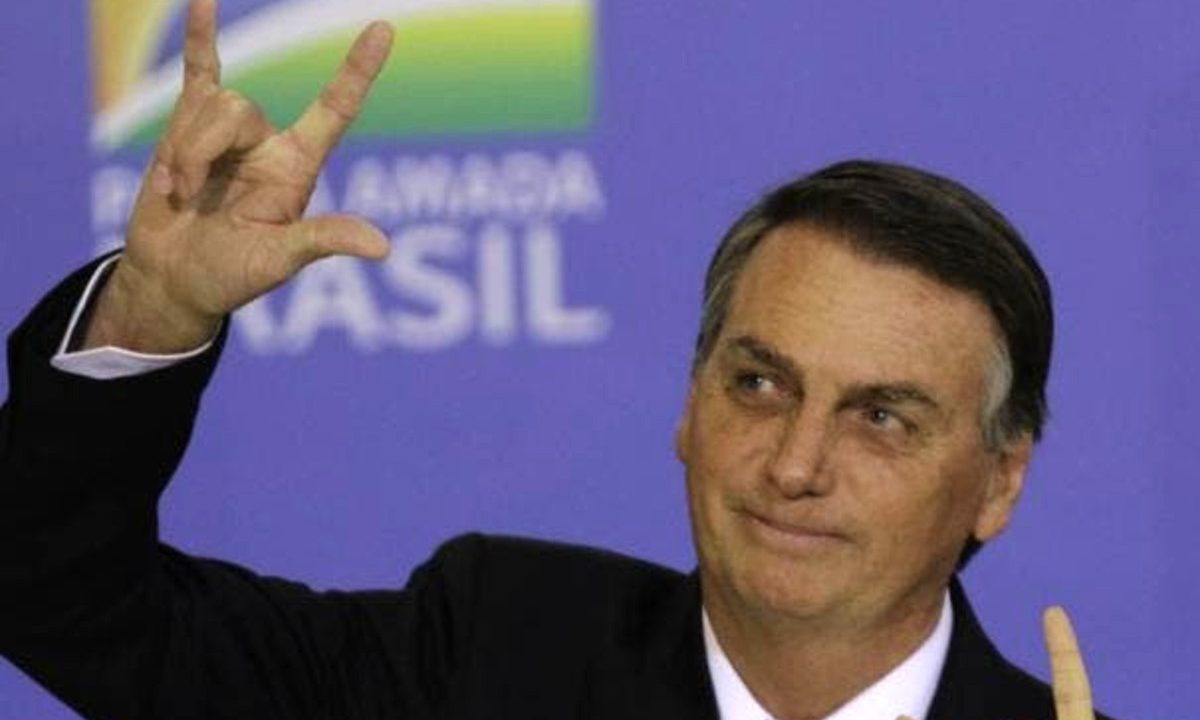 jair-bolsonaro-exame-apos-bater-cabeca-prisao