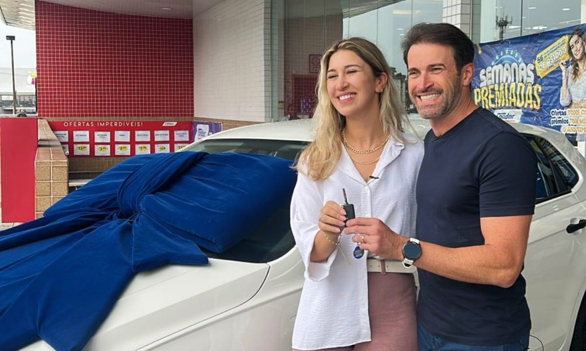 Louise Fiala ganhou o 50º carro da promoção do Condor