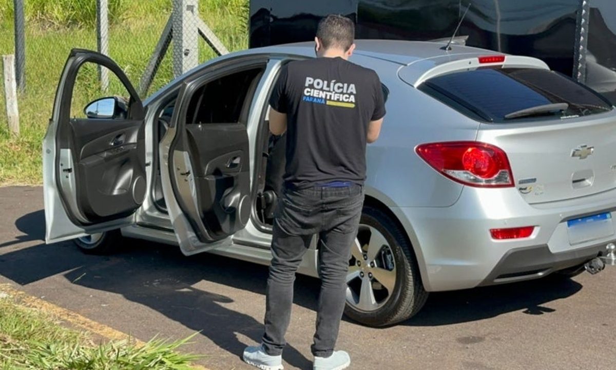 policial-e-esposa-encontrados-baleados-carro