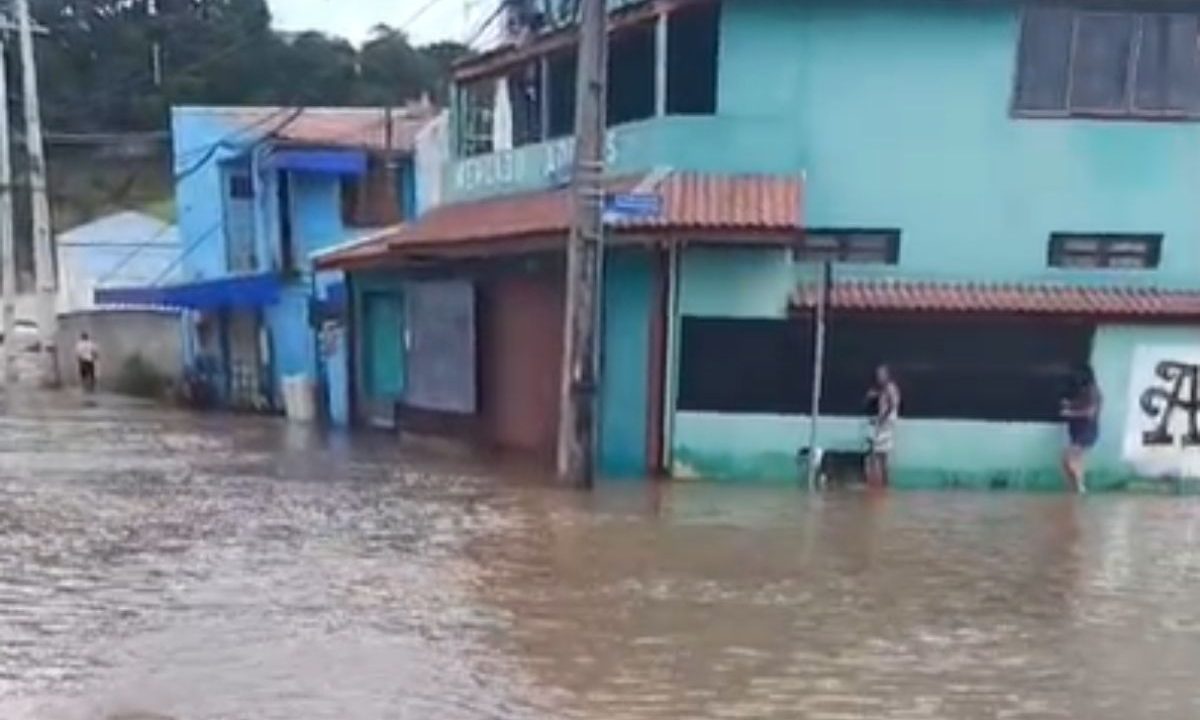 rua do Campo Comprido alagada