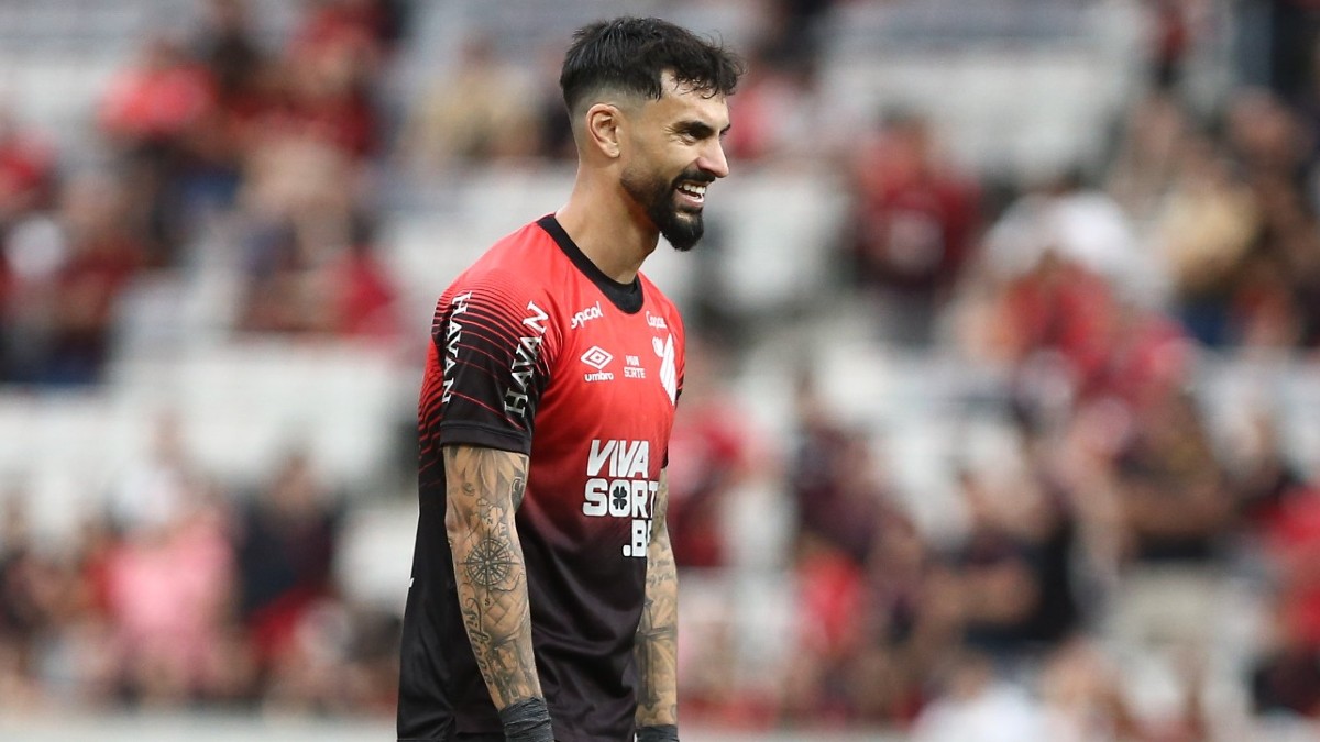 Mastriani em jogo do Athletico na Arena