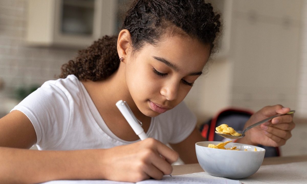 alimentação-crianças-auxilio-estudos