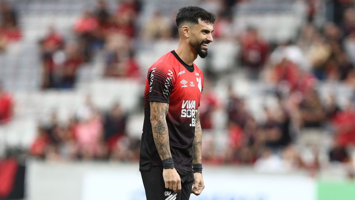 atacante-do-athletico-vive-ma-fase-e-completa-250-dias-sem-gols