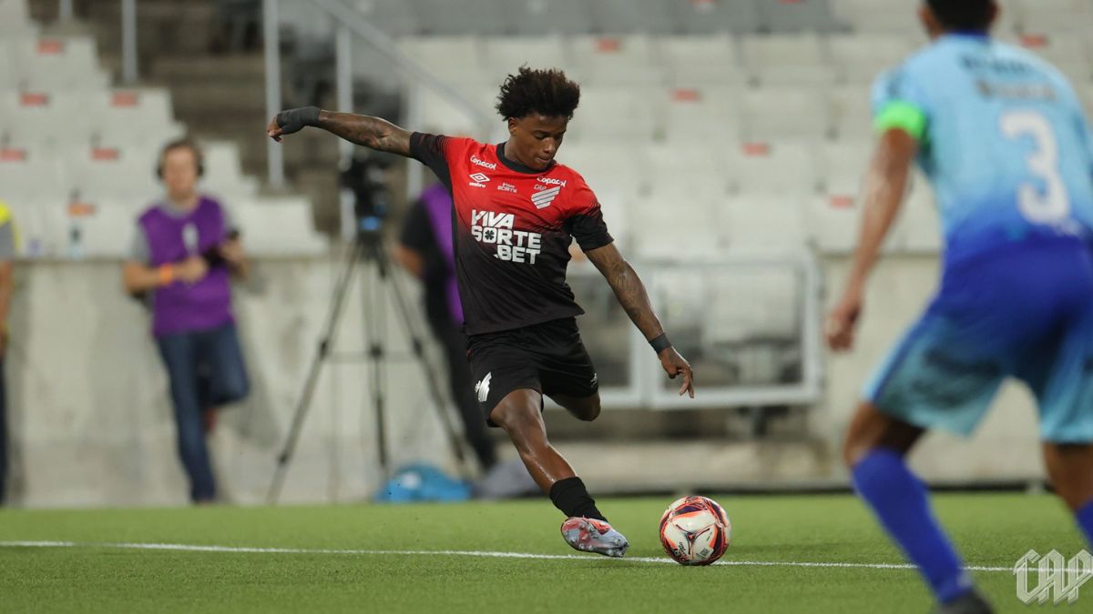 bruninho-pode-ir-embora-do-athletico-por-quantia-milionaria