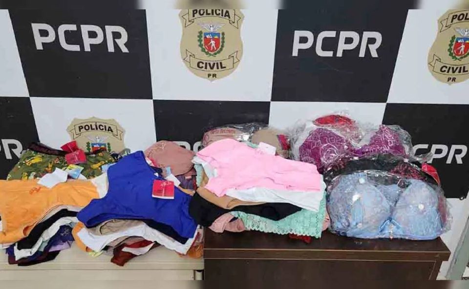 Dentro do veículo dos suspeitos haviam sete conjuntos e 74 peças avulsas