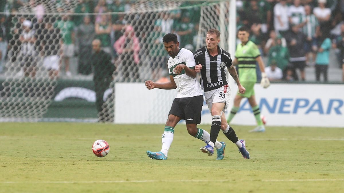 coritiba-defesa-deixa-de-ser-pilar-e-vira-alerta-no-comeco-da-temporada