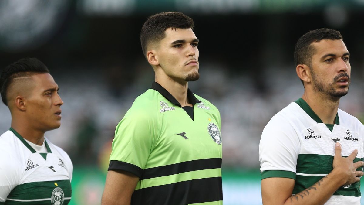 coritiba-goleiro-pedro-morisco-esta-perto-de-atingir-marca-historica