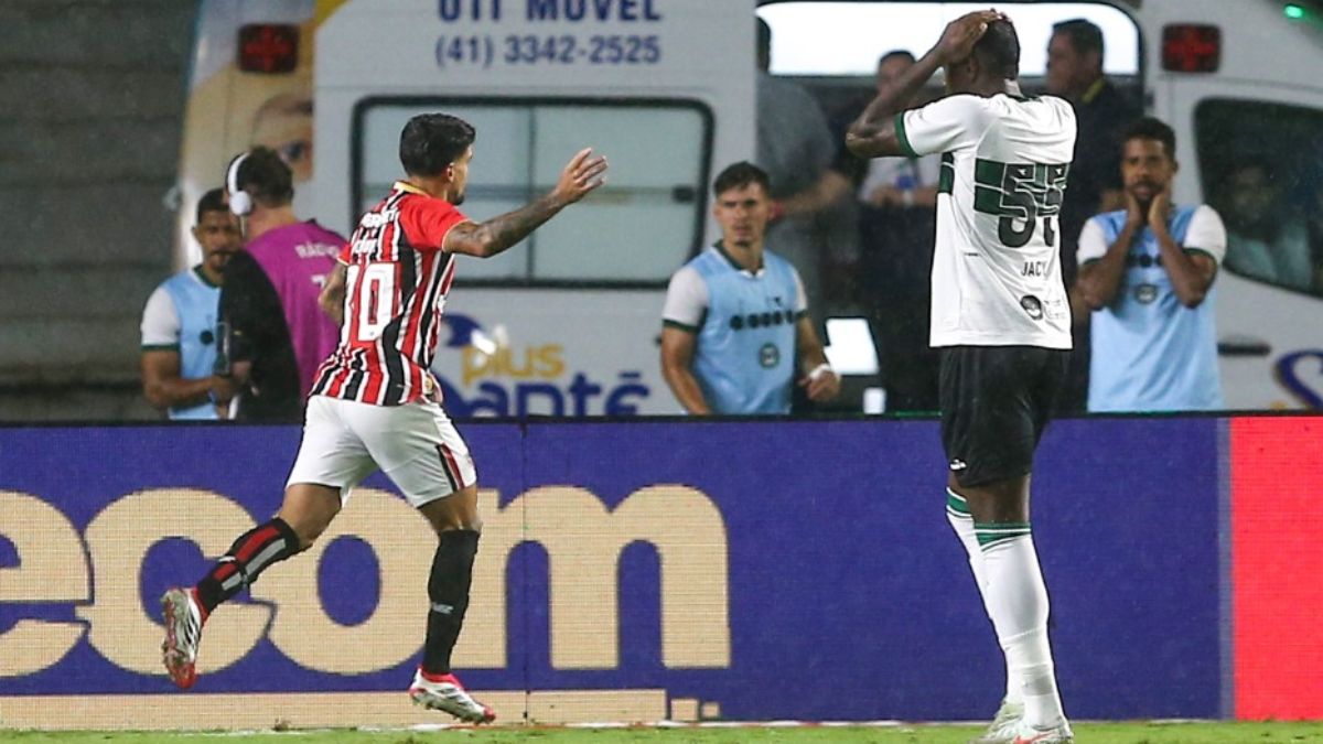 Cauly comemora o gol do São Paulo contra o Coritiba. Foto: Geraldo Bubniak/AGB