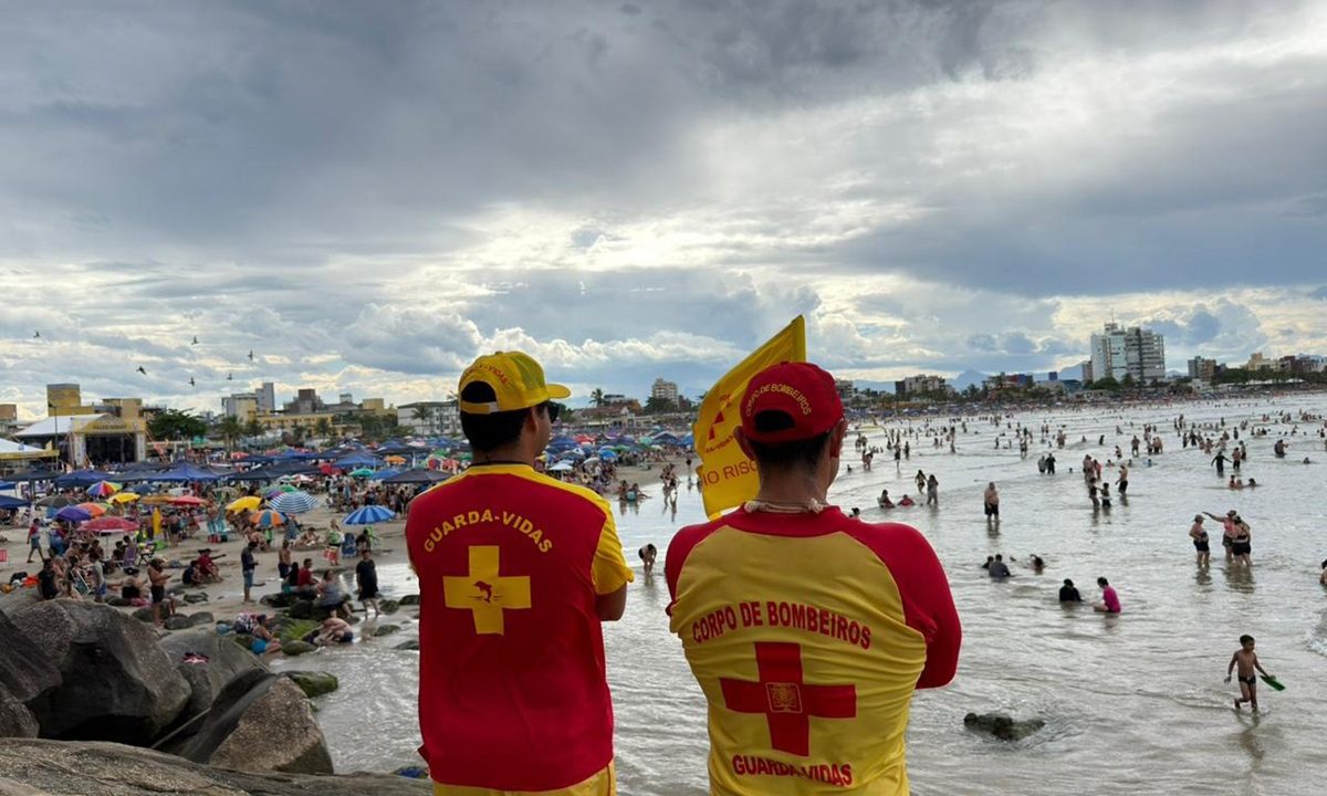 Vai curtir a praia? Confira os cuidados para evitar afogamentos e aproveitar o feriado com segurança