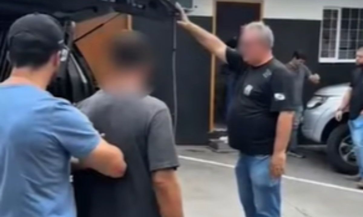 homem ameaça mãe e avó