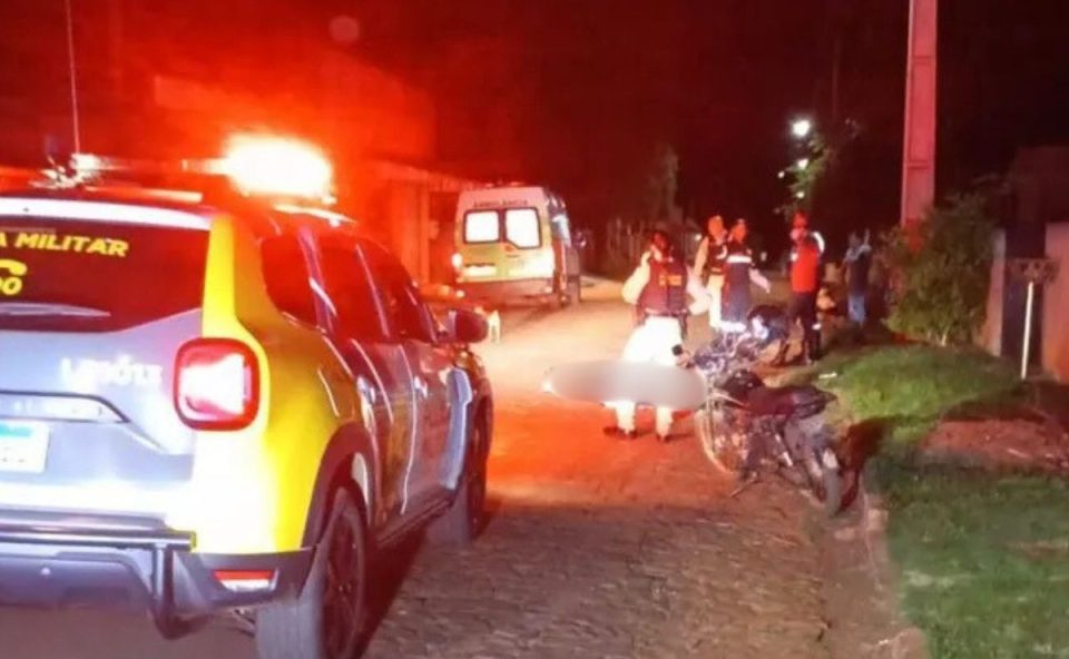 foto do local onde o homem foi morto a facadas na frente da namorada