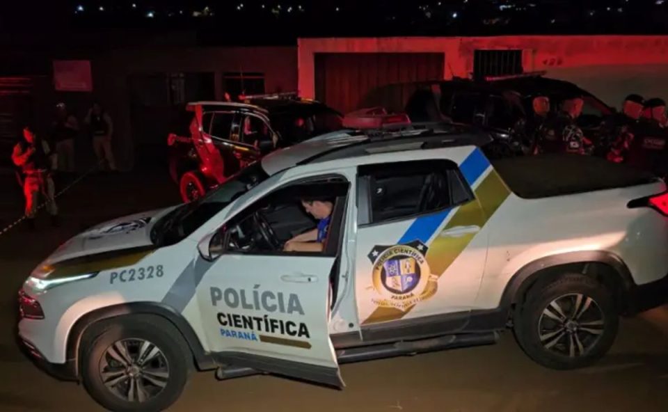 Viatura da Polícia Científica
