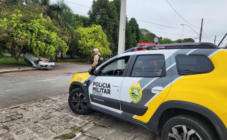 motorista-capota-carro-alto-xv (1)