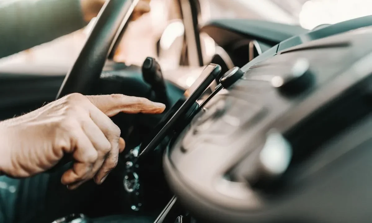 Carro de aplicativo em Curitiba ilustra caso em que motorista foi absolvido em segunda instância.