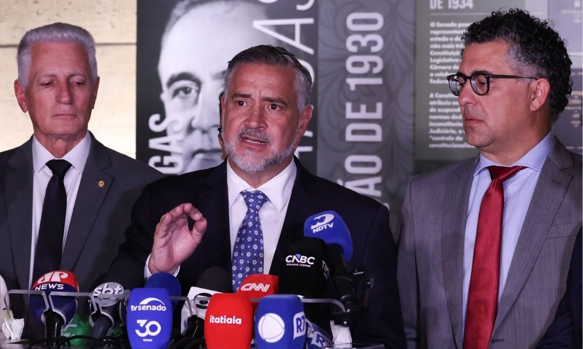 Coletiva de imprensa da CPMI do INSS com os deputados governistas