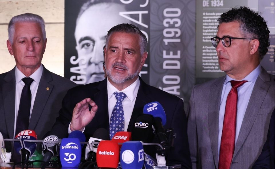 Coletiva de imprensa da CPMI do INSS com os deputados governistas
