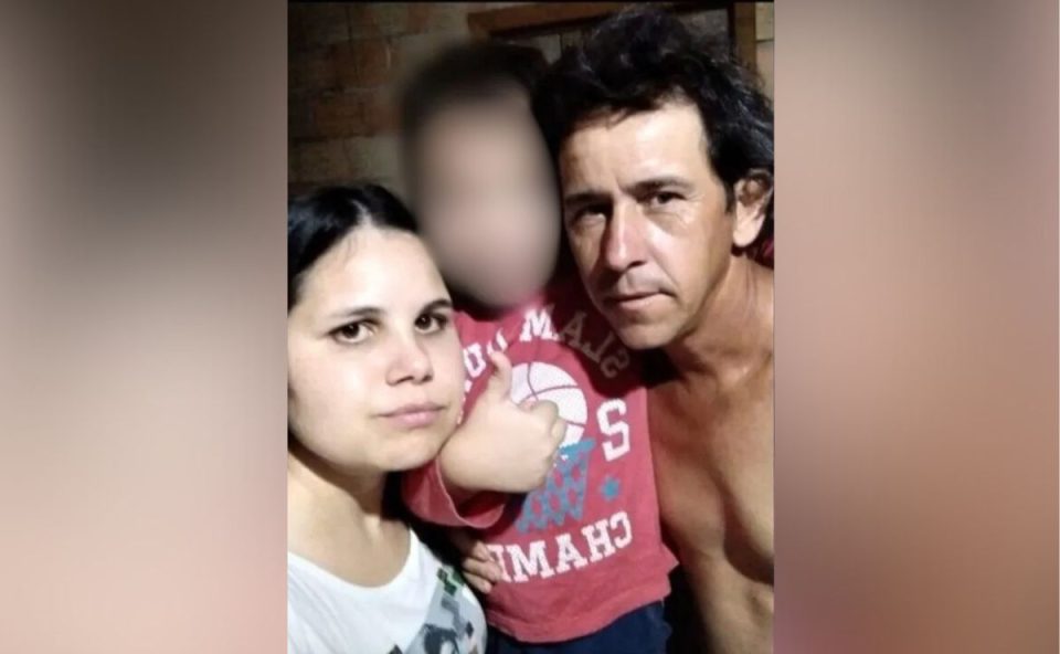 foto da mulher, do homem e da criança envolvidos no caso. a criança encontrou a mãe morta