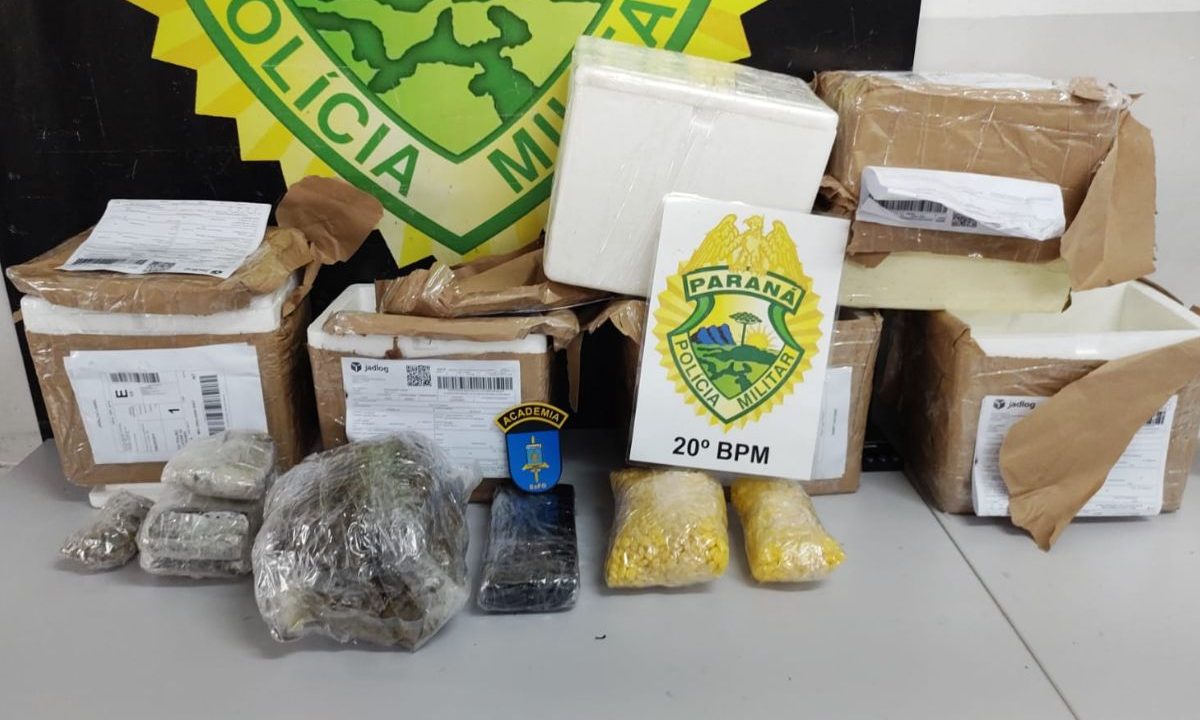 Carga de drogas apreendida pela polícia em centro logístico no bairro Boqueirão, em Curitiba