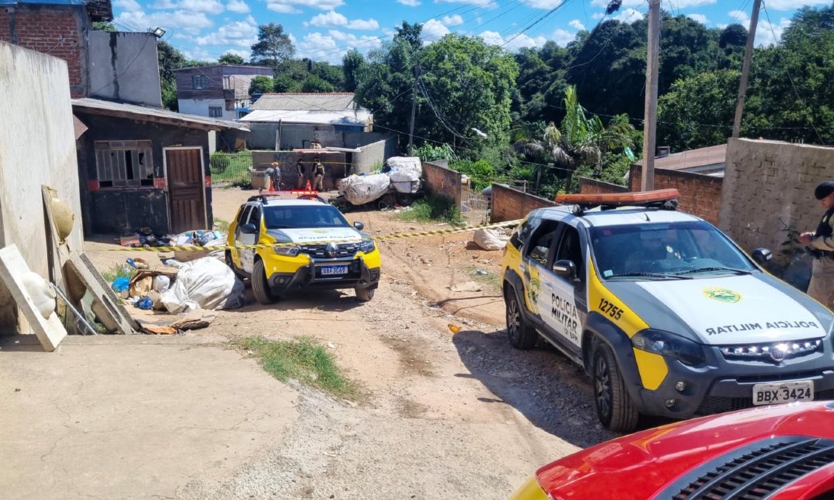local do crime onde dupla foi morta com tiros de calibre 12 no abranches