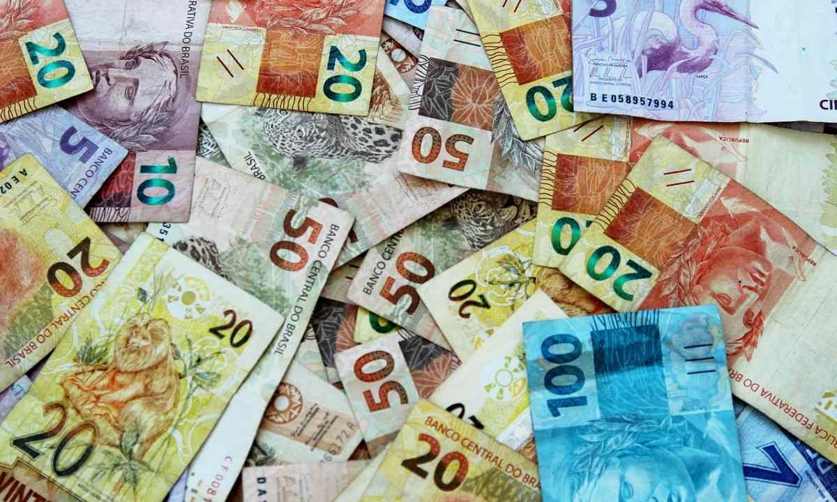 Dinheiro em quantidade para representar prêmio da Dupla de Páscoa 2026