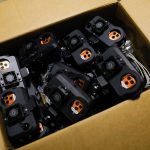 Caixa com os Iphones instalados nos estádios
