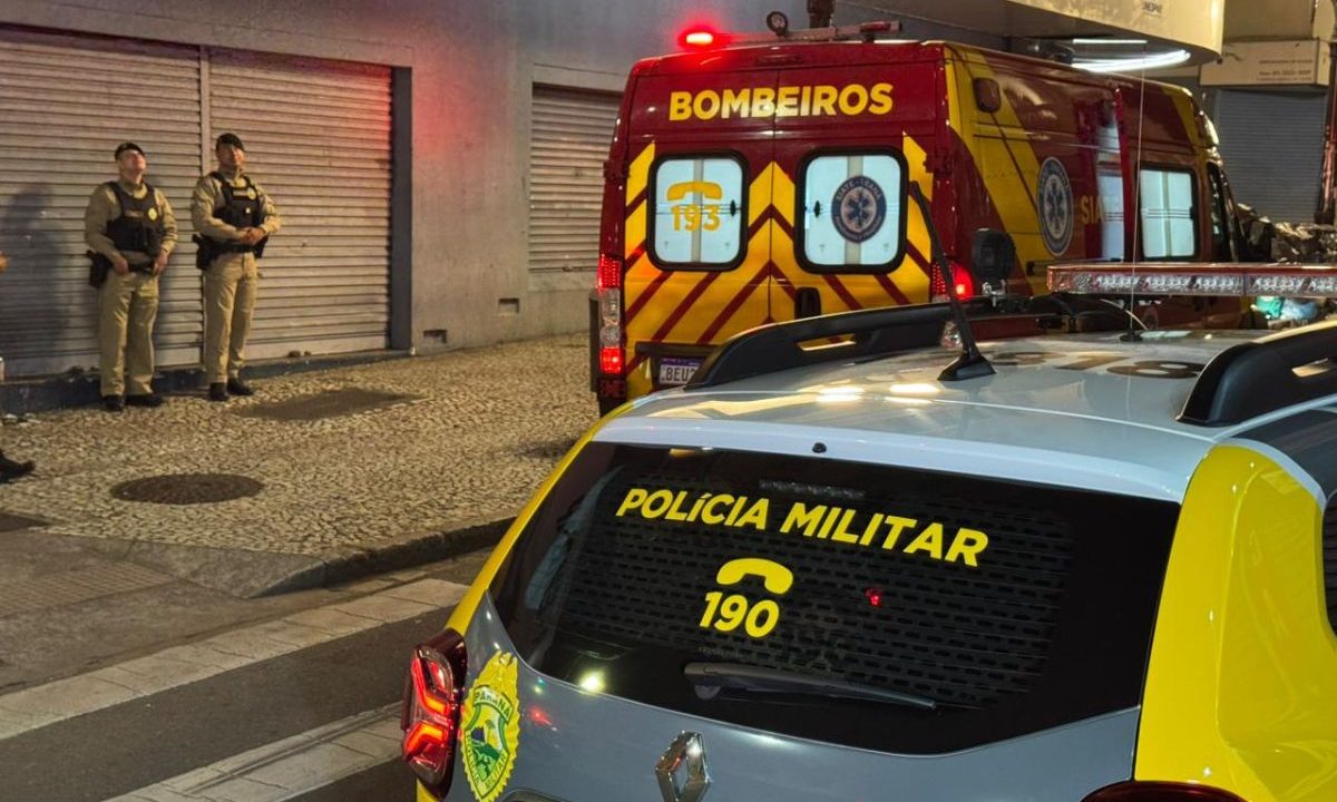 local onde o jovem pediu ajuda à polícia após ser agredido em balada em curitiba