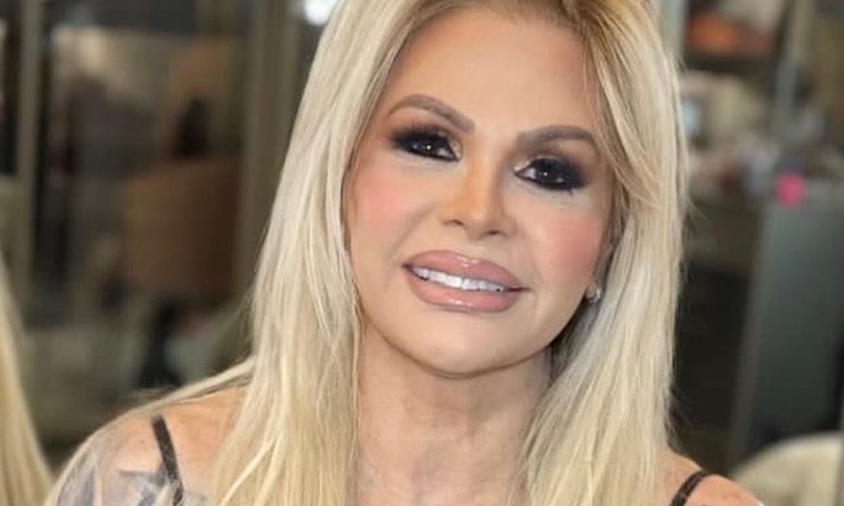 Monique Evans em foto de arquivo; apresentadora criticou Babu Santana nas redes sociais.