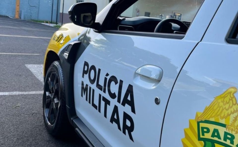 foto de uma viatura da polícia militar para ilustrar o caso da mulher que foi esfaqueada pelo irmão ao defender a cunhada grávida