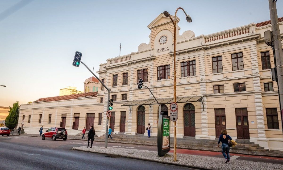 shopping estação em curitiba onde vai ter exposiçaõ do pirata zulmiro
