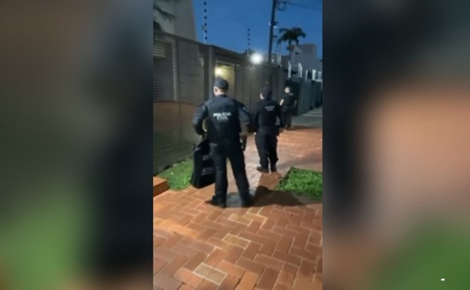 Clínica é suspeita de cobrar por emitir laudos médicos do sus em Maringá. Polícia cumpre mandados