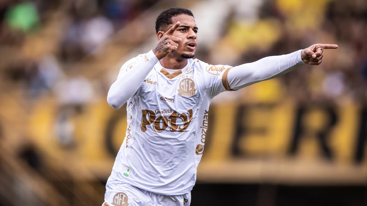 Renato Marques, novo reforço do Coritiba, comemora gol pelo Mirassol