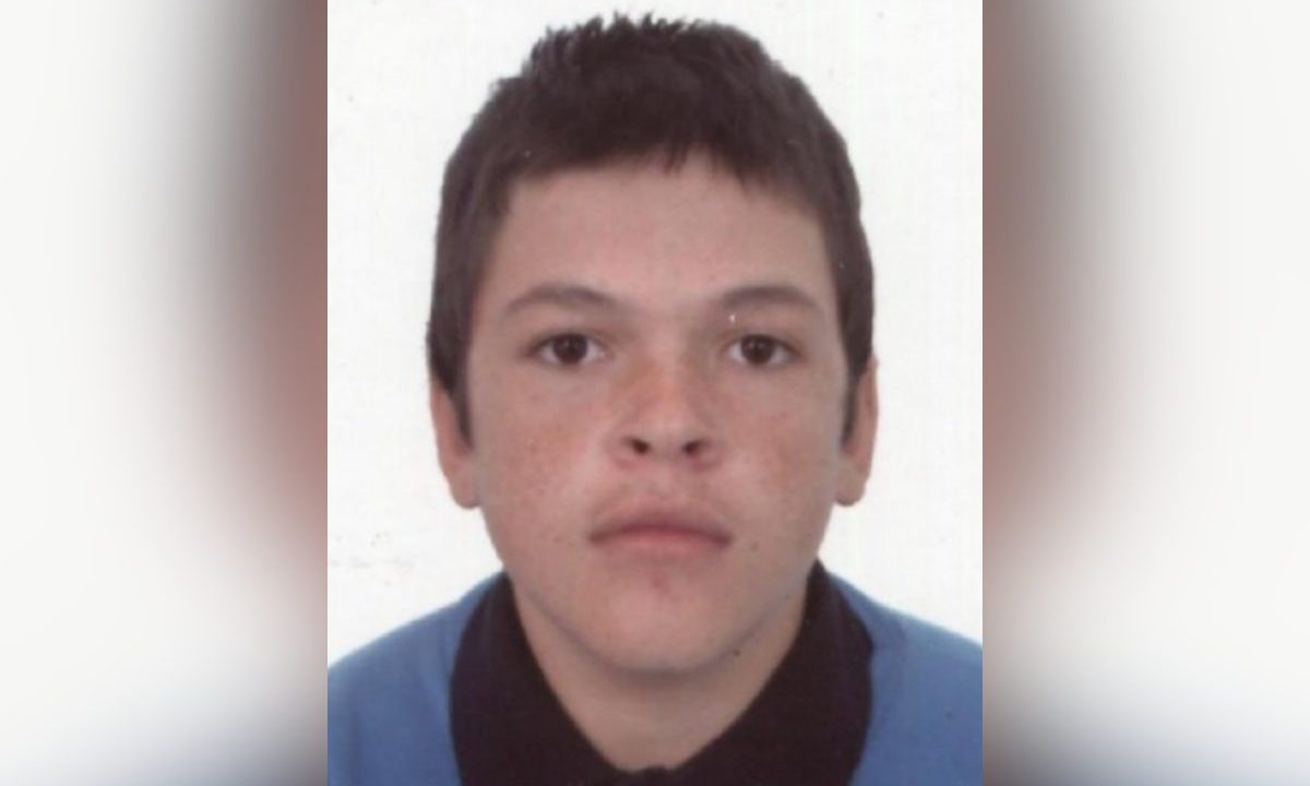 Suspeito preso após tentar matar homem na RMC está foragido.