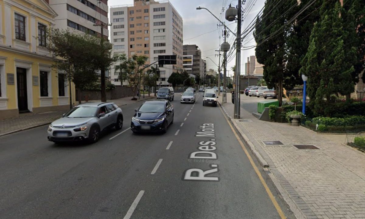 foto ilustrativa da Rua Desembargador Motta, onde os trabalhadores sofreram uma queda na obra