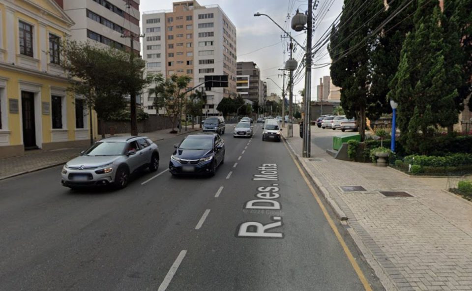 foto ilustrativa da Rua Desembargador Motta, onde os trabalhadores sofreram uma queda na obra