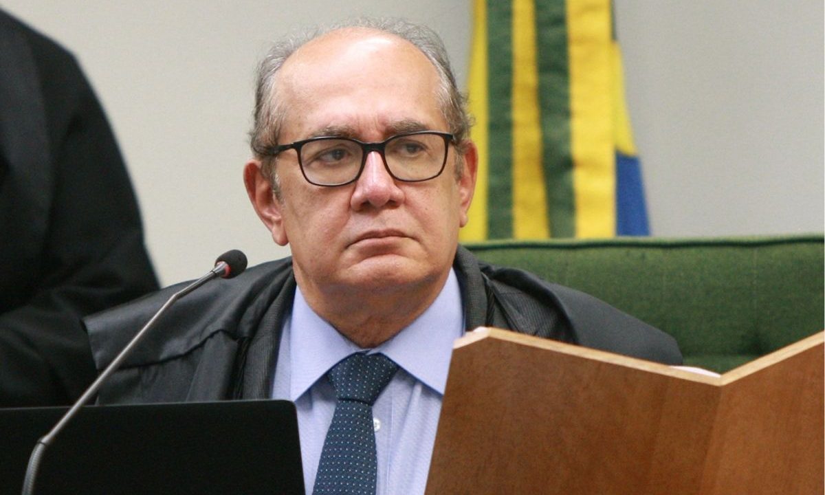 Retrato do ministro Gilmar Mendes no Supremo Tribunal Federal (STF). O relatório final da CPI do Crime Organizado pediu o indiciamento do ministro. Ele reagiu, citando abuso de autoridade