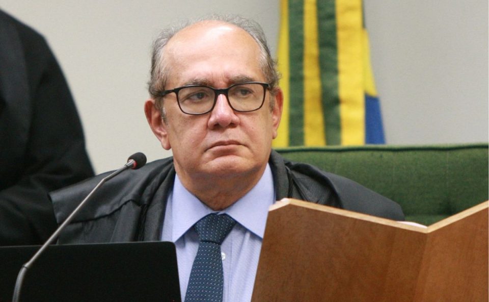 Retrato do ministro Gilmar Mendes no Supremo Tribunal Federal (STF). O relatório final da CPI do Crime Organizado pediu o indiciamento do ministro. Ele reagiu, citando abuso de autoridade