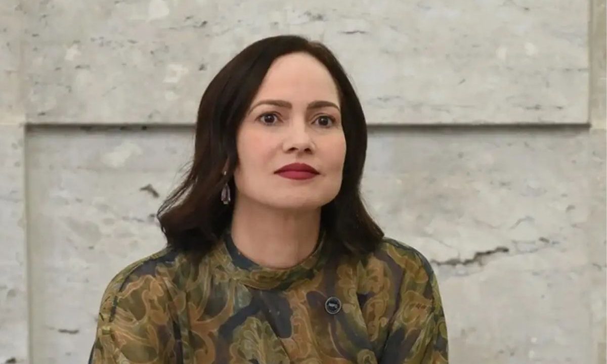 Retrato de Ana Cristina Viana Silveira. Ela assume a presidência do INSS após órgão ter problemas com filas e investigação de fraudes