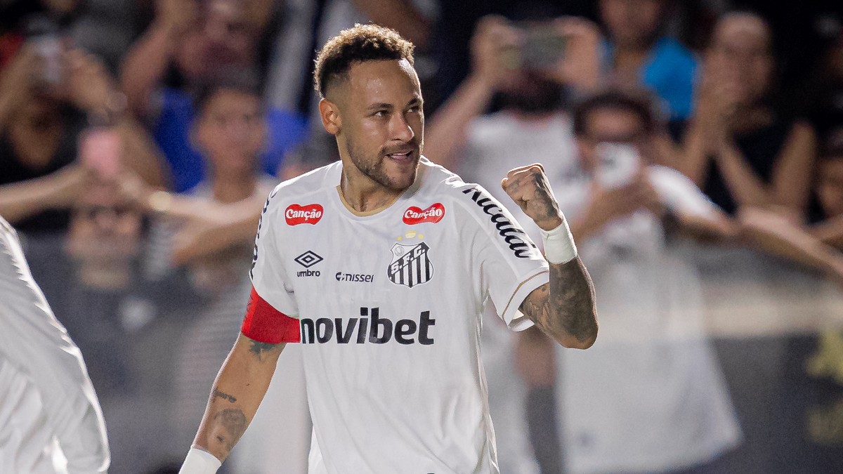 Neymar, adversário do Coritiba na Copa do Brasil, comemora gol pelo Santos
