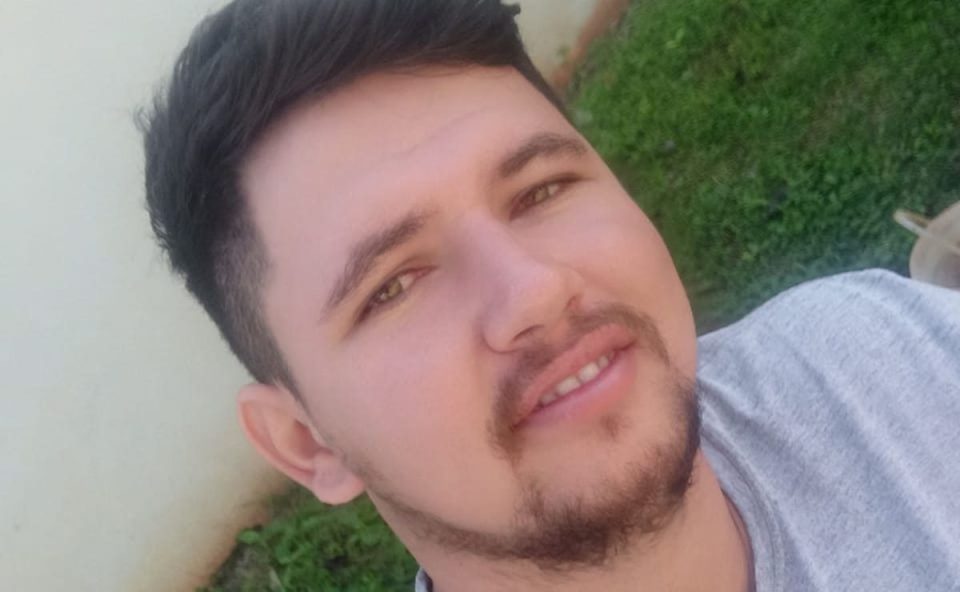 Homem que morreu em acidente de picape na PR-590