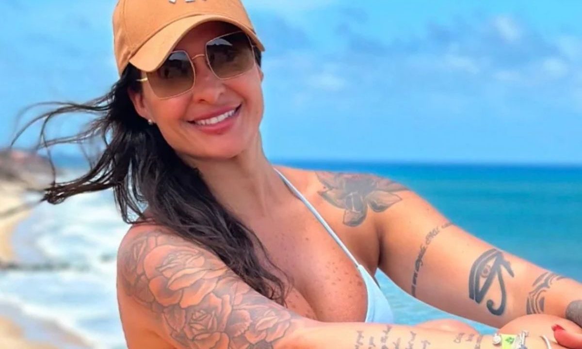Advogada Tamyris Teixeira Santos em foto publicada em rede social. Ela foi encontrada morta no mar.