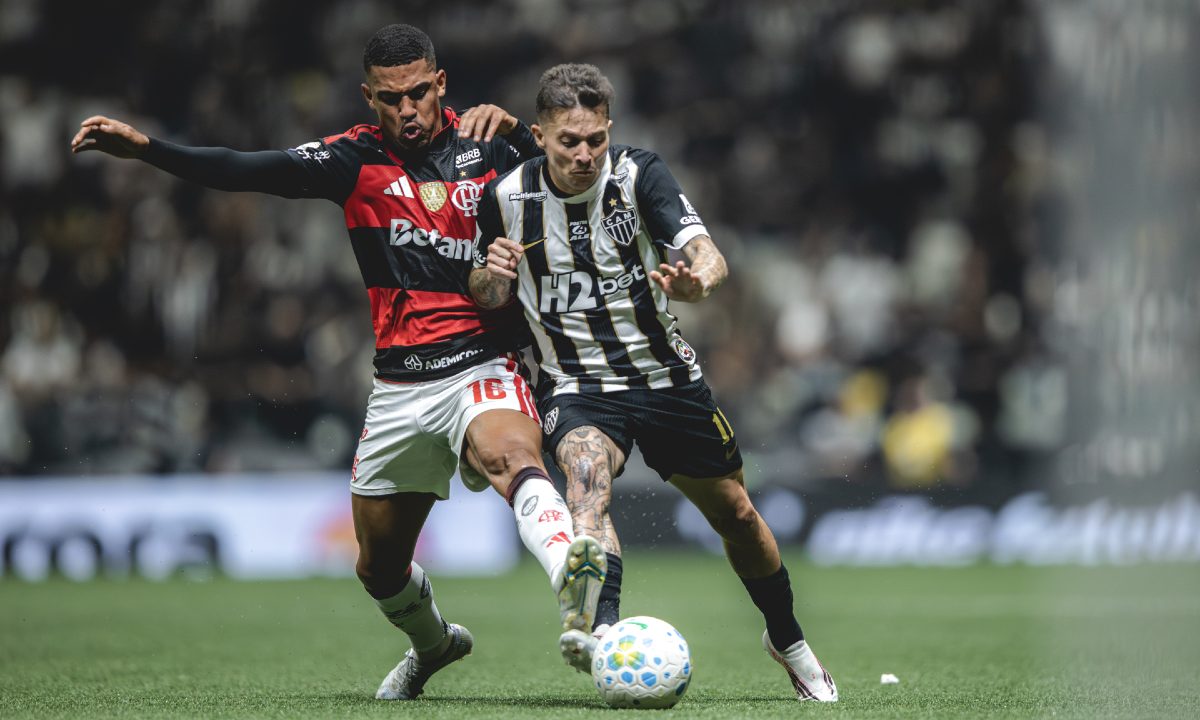 Foto da partida entre Atlético-MG e Flamengo, que esteve entre as citadas no resultado da Loteca 1236
