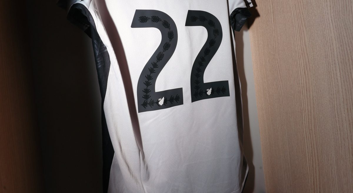 Nova camisa do zagueiro Terán, do Athletico
