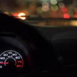 Imagem de painel de carro para representar matérias de carros mais buscados no Paraná
