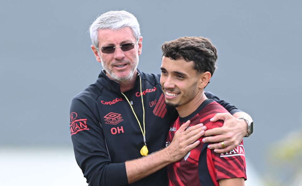 Foto de Felipe Chiqueti, do Athletico, que voltou a treinar com o elenco após uma internação