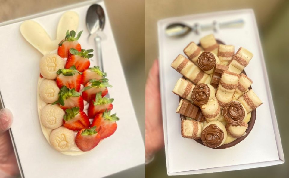 A imagem mostra dois ovos de colher, o primeiro tem morangos e docinhos e o segundo é de chocolate