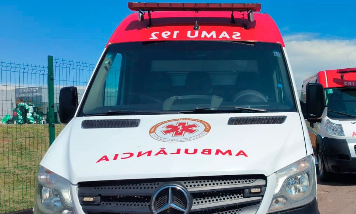 foto da ambulância do samu para ilustrar o caso da criança que foi atropelada na véspera do aniversário